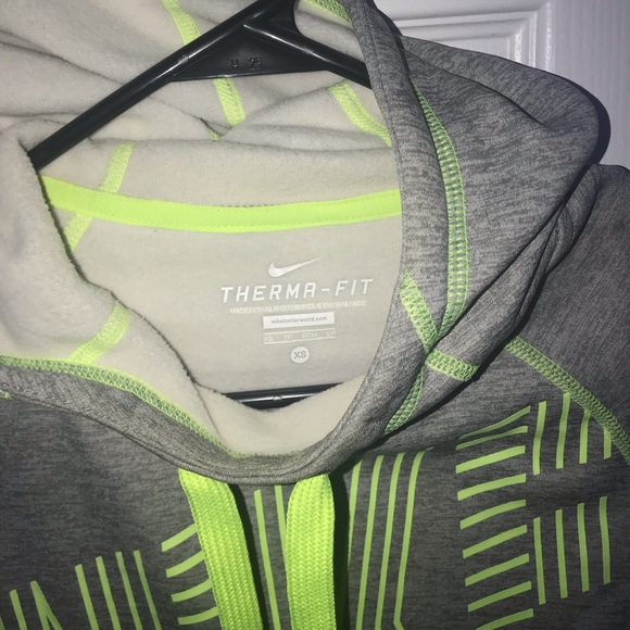 Nike sweater - Picture 2 of 2